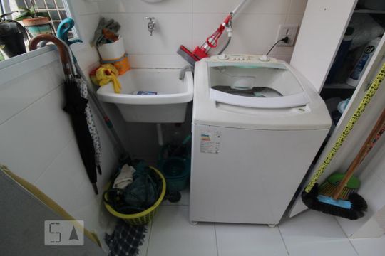 Area serviço de apartamento à venda com 2 quartos, 90m² em Santa Maria, São Caetano do Sul