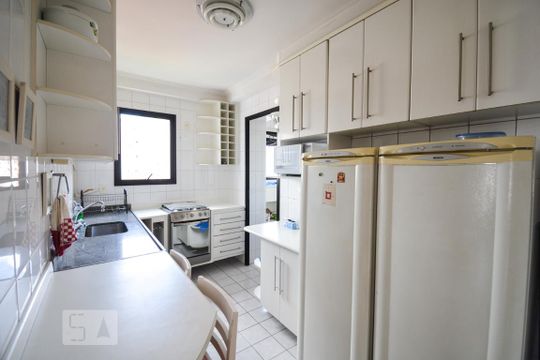 Cozinha de apartamento à venda com 2 quartos, 73m² em Cerqueira César, São Paulo