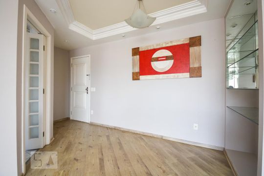 Sala de apartamento à venda com 2 quartos, 73m² em Cerqueira César, São Paulo