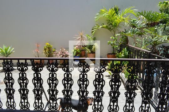 Quintal dos  fundos  de casa à venda com 3 quartos, 225m² em Pechincha, Rio de Janeiro