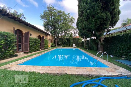 Piscina de casa para alugar com 6 quartos, 550m² em Jardim Leonor, São Paulo