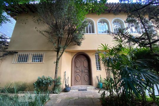 Fachada de casa para alugar com 6 quartos, 550m² em Jardim Leonor, São Paulo