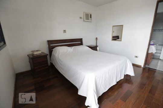 Suíte 1 de casa à venda com 6 quartos, 412m² em Parque Peruche, São Paulo