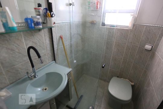 Banheiro de apartamento à venda com 2 quartos, 70m² em Jardim Roberto, Osasco