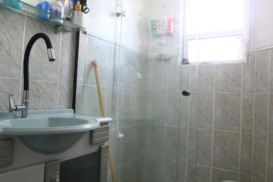 Banheiro de apartamento à venda com 2 quartos, 70m² em Jardim Roberto, Osasco