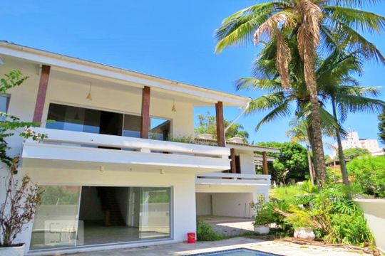 Fachada de casa à venda com 4 quartos, 438m² em Barro Branco , São Paulo