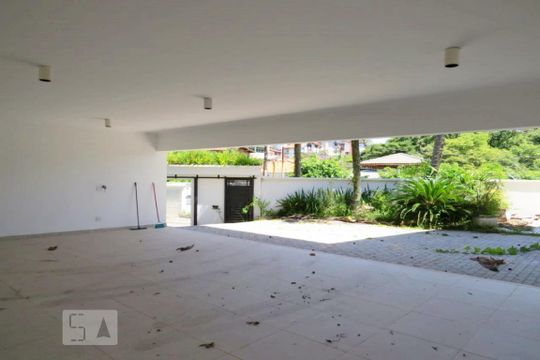 Garagem de casa à venda com 4 quartos, 438m² em Barro Branco , São Paulo