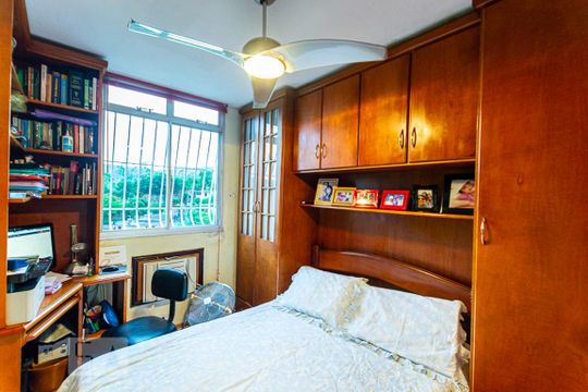 Quarto 1 de apartamento à venda com 2 quartos, 56m² em Fonseca, Niterói