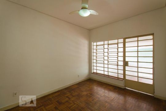 Sala 1 de casa à venda com 5 quartos, 240m² em Vila Monumento, São Paulo