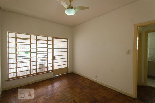 Casa à venda com 5 quartos, 240m² em Vila Monumento, São Paulo
