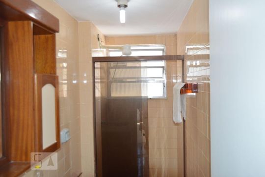 Banheiro de apartamento à venda com 2 quartos, 58m² em Fonseca, Niterói
