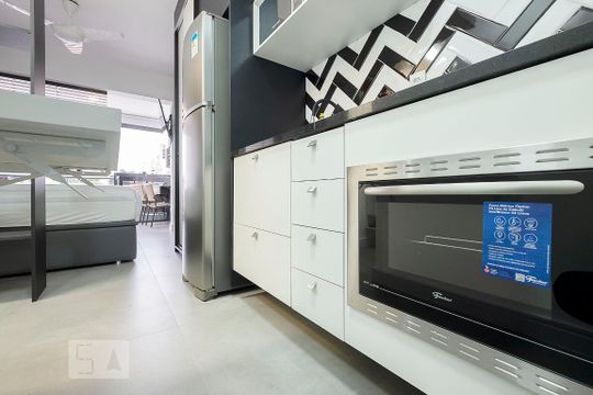 Cozinha de kitnet/studio para alugar com 1 quarto, 25m² em Cerqueira César, São Paulo