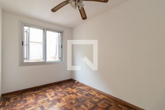 Quarto 1 de apartamento à venda com 2 quartos, 53m² em Medianeira, Porto Alegre