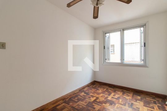 Quarto 1 de apartamento à venda com 2 quartos, 53m² em Medianeira, Porto Alegre
