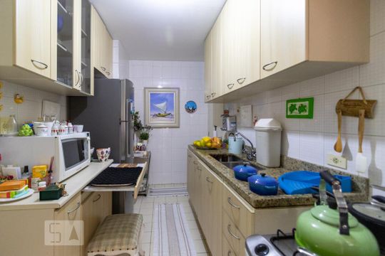 Cozinha de apartamento à venda com 3 quartos, 100m² em Vila Progredior, São Paulo