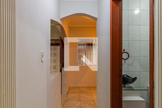 Corrredor de casa à venda com 2 quartos, 190m² em Jardim Ocara, Santo André