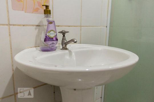 Banheiro de apartamento à venda com 1 quarto, 35m² em Liberdade, São Paulo