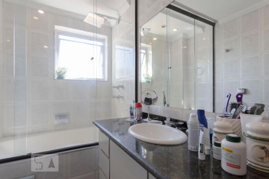Banheiro de apartamento à venda com 1 quarto, 55m² em Bela Vista, São Paulo