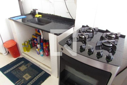 Cozinha de apartamento à venda com 2 quartos, 52m² em Jardim Umarizal, São Paulo