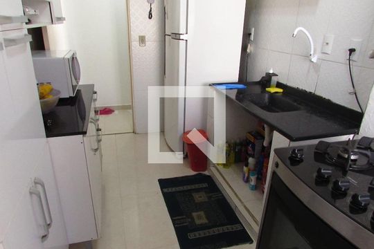 Cozinha de apartamento à venda com 2 quartos, 52m² em Jardim Umarizal, São Paulo