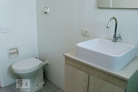 Banheiro de apartamento para alugar com 1 quarto, 39m² em Liberdade, São Paulo