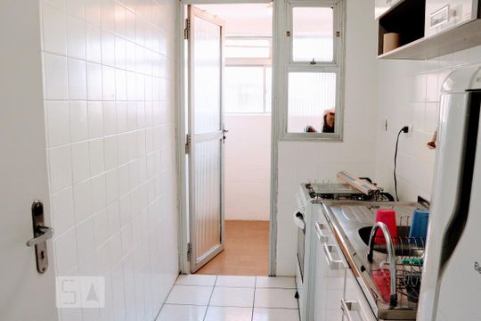 Cozinha de apartamento para alugar com 1 quarto, 39m² em Liberdade, São Paulo