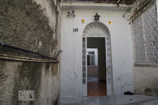 Fachada de casa à venda com 2 quartos, 70m² em Tijuca, Rio de Janeiro