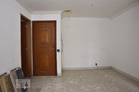 Sala de apartamento para alugar com 1 quarto, 60m² em Tanque, Rio de Janeiro