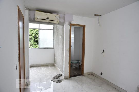 Suíte de apartamento para alugar com 1 quarto, 60m² em Tanque, Rio de Janeiro