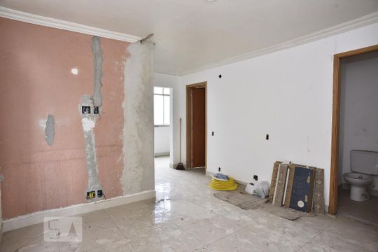 Sala de apartamento para alugar com 1 quarto, 60m² em Tanque, Rio de Janeiro