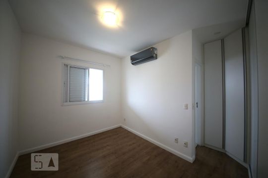 Suite  de apartamento para alugar com 2 quartos, 75m² em Santo Amaro, São Paulo