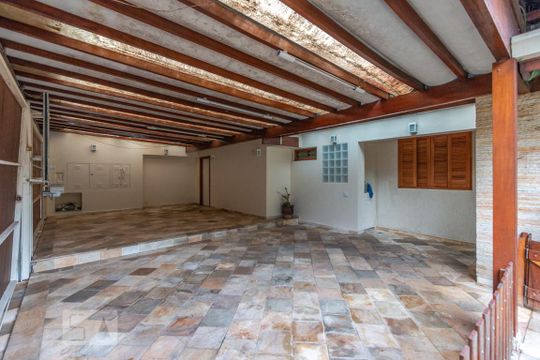 Garagem de casa à venda com 3 quartos, 769m² em Jardim Prudência, São Paulo