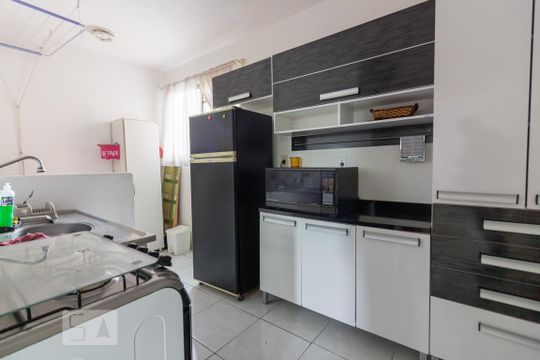 Cozinha de apartamento à venda com 2 quartos, 51m² em Jardim Roberto, Osasco