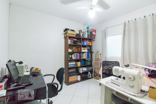 Quarto 3 de casa à venda com 3 quartos, 160m² em Vila Carbone, São Paulo