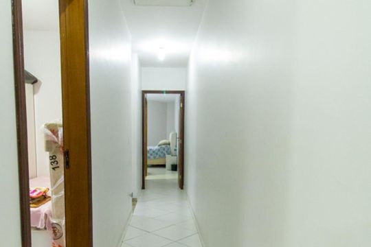 Corredor de casa à venda com 3 quartos, 160m² em Vila Carbone, São Paulo