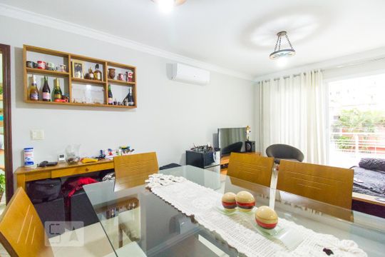 Sala de Jantar de casa à venda com 3 quartos, 160m² em Vila Carbone, São Paulo