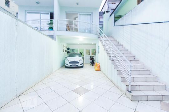 Garagem de casa à venda com 3 quartos, 160m² em Vila Carbone, São Paulo