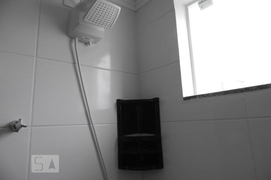 Suite 1 - Banheiro Box de apartamento para alugar com 2 quartos, 62m² em Campeche, Florianópolis