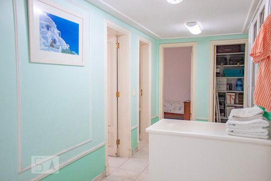 Área de Serviço de casa para alugar com 4 quartos, 500m² em Caxingui, São Paulo