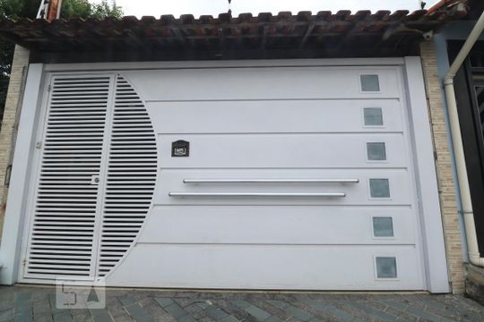 Fachada de casa à venda com 2 quartos, 136m² em Parque Erasmo Assunção, Santo André