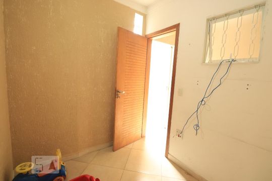 Quarto de Serviço de casa à venda com 2 quartos, 136m² em Parque Erasmo Assunção, Santo André