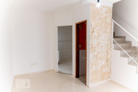 Casa de Condomínio à venda com 2 quartos, 72m² em Vila Sílvia, São Paulo