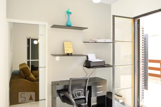Casa à venda com 2 quartos, 180m² em Fazenda da Juta, São Paulo