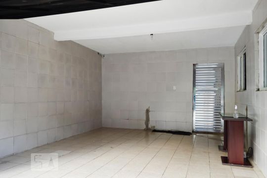 Garagem de casa à venda com 2 quartos, 180m² em Fazenda da Juta, São Paulo