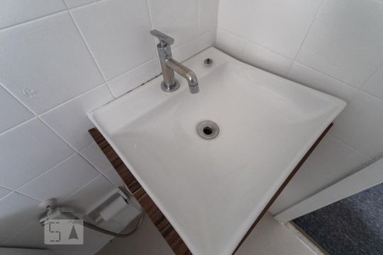 Pia de apartamento para alugar com 1 quarto, 64m² em Pinheiros, São Paulo
