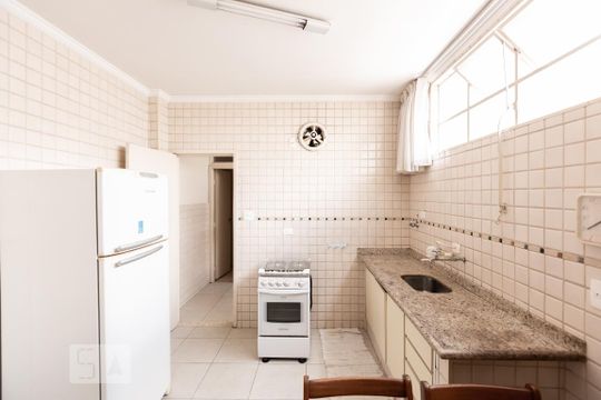 Cozinha de apartamento à venda com 3 quartos, 160m² em Vila Madalena, São Paulo