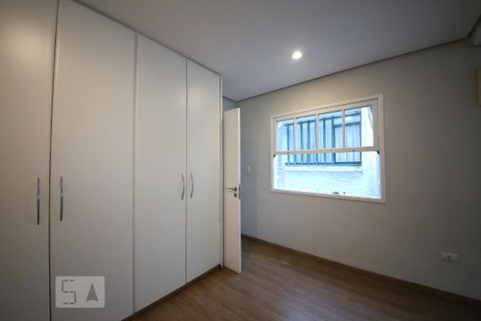 Quarto 1  de casa de condomínio para alugar com 3 quartos, 250m² em Campo Belo, São Paulo