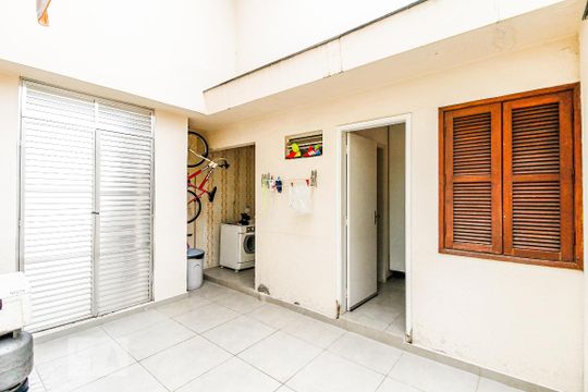 Quintal de casa à venda com 4 quartos, 127m² em Jardim Caravelas, São Paulo