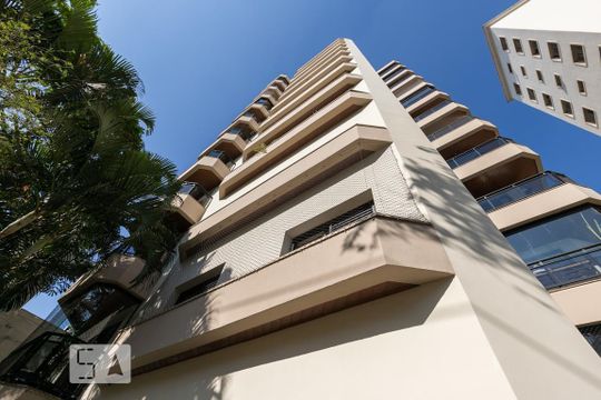 Fachada de apartamento para alugar com 3 quartos, 112m² em Indianópolis, São Paulo