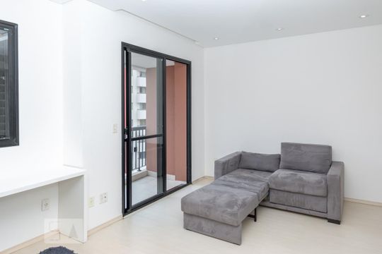 Sala de kitnet/studio para alugar com 1 quarto, 48m² em Chácara Santo Antônio (zona Sul), São Paulo